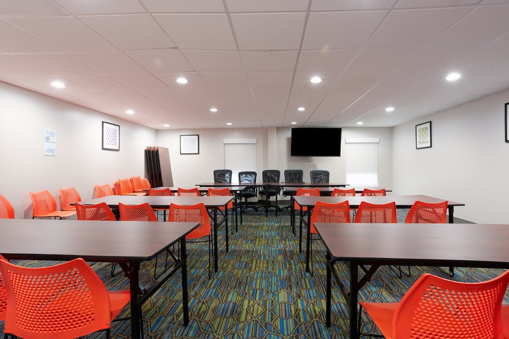 Holiday Inn Express Hotel & Suites Morehead Cty by IHG - photo 38