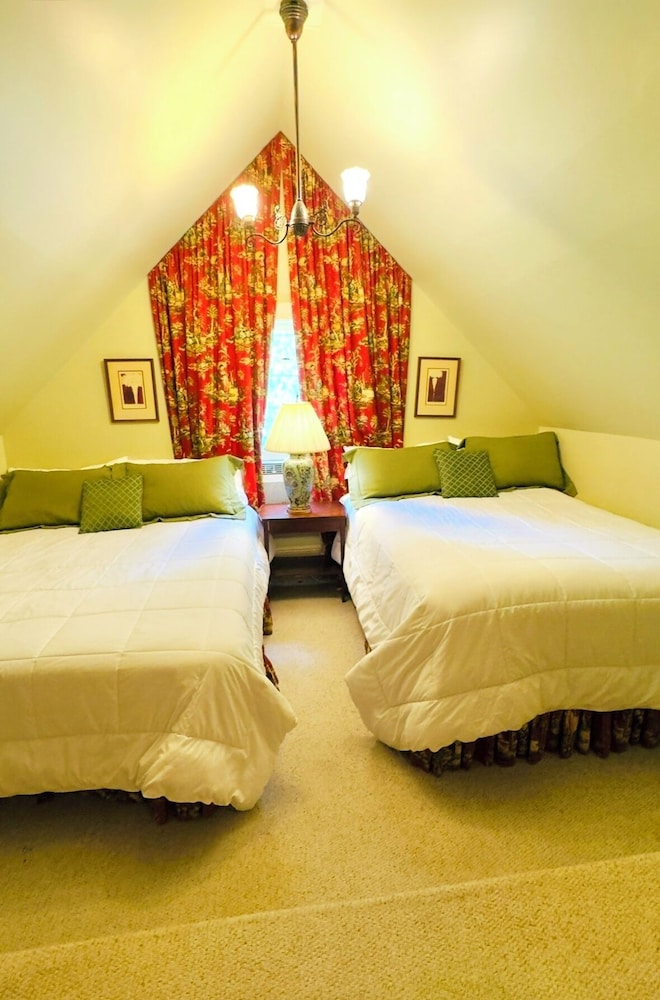 Rothschild Pound House Inn - photo 19