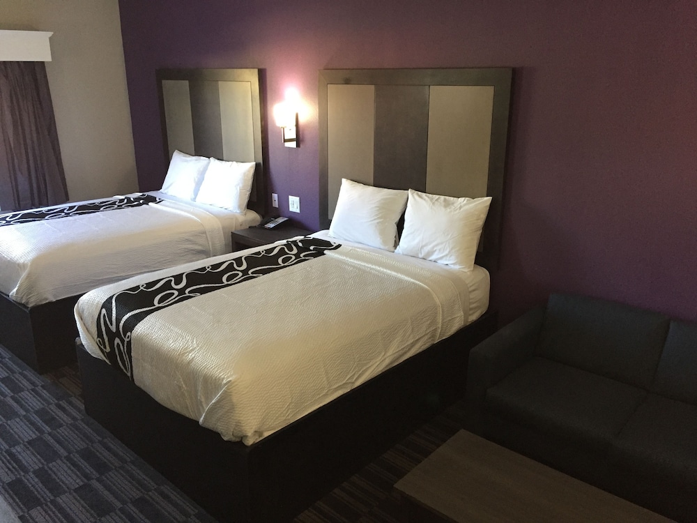 Home Inn and Suites - photo 11