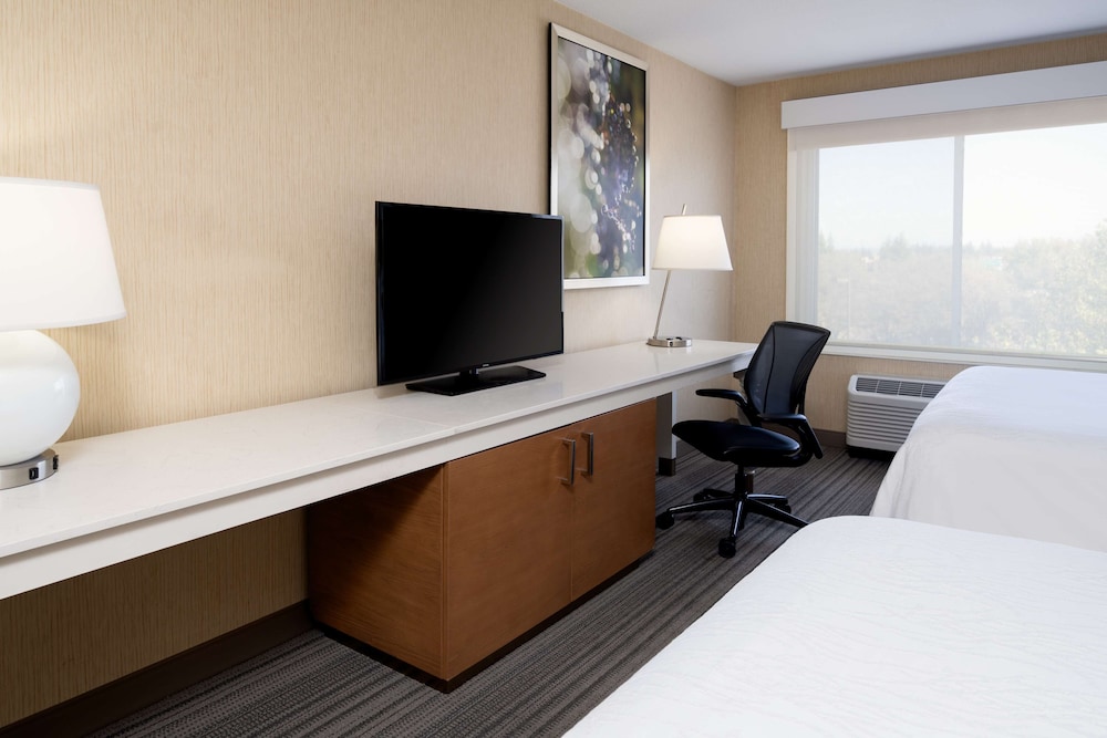 Hilton Garden Inn Roseville - photo 16