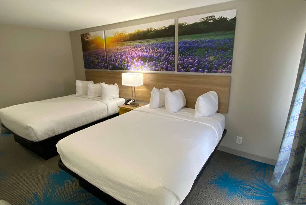 Days Inn by Wyndham Waco University Area - photo 31