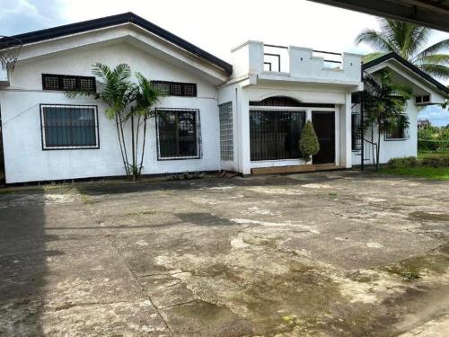 NHV Homestay — 4-Star Luxury Hotel in Valencia, Philippines