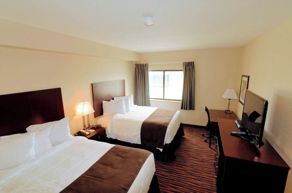 Cobblestone Inn & Suites Denison Oak Ridge - photo 40