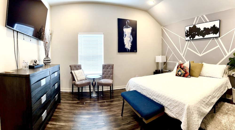 Gated Downtown Jewel in Houston, United States