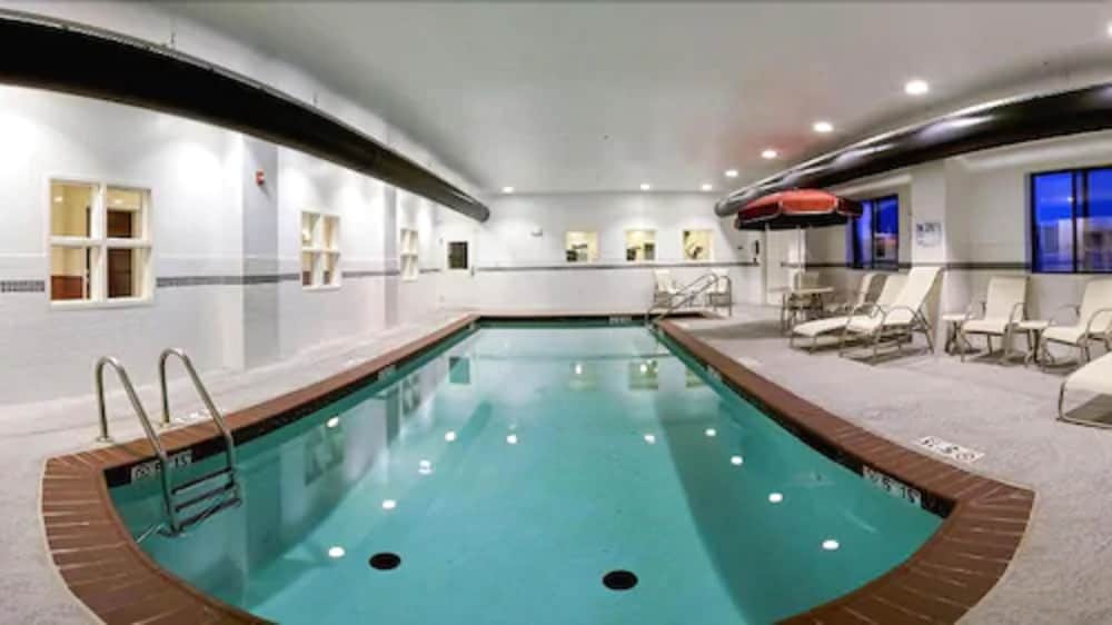 Holiday Inn Express Hotel & Suites Bartlesville by IHG - photo 12