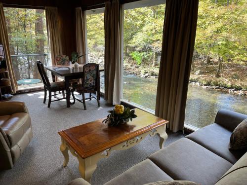 River Rhapsody - last minute hotel in Sevierville