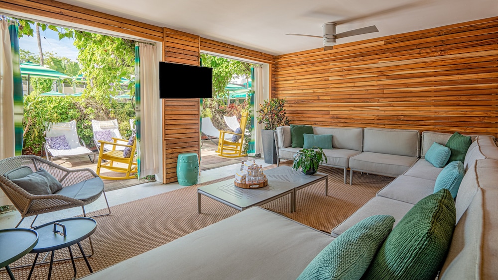 Kimpton Surfcomber Hotel by IHG - photo 87
