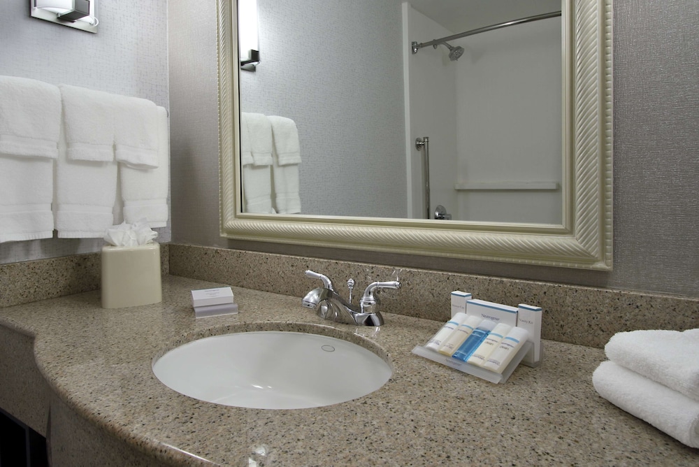 Hilton Garden Inn Sonoma County Airport - photo 15