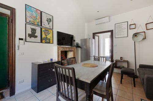GuestHost Industrial Style Apartment in Chinatown — 4-Star Luxury Hotel in Milan, Italy