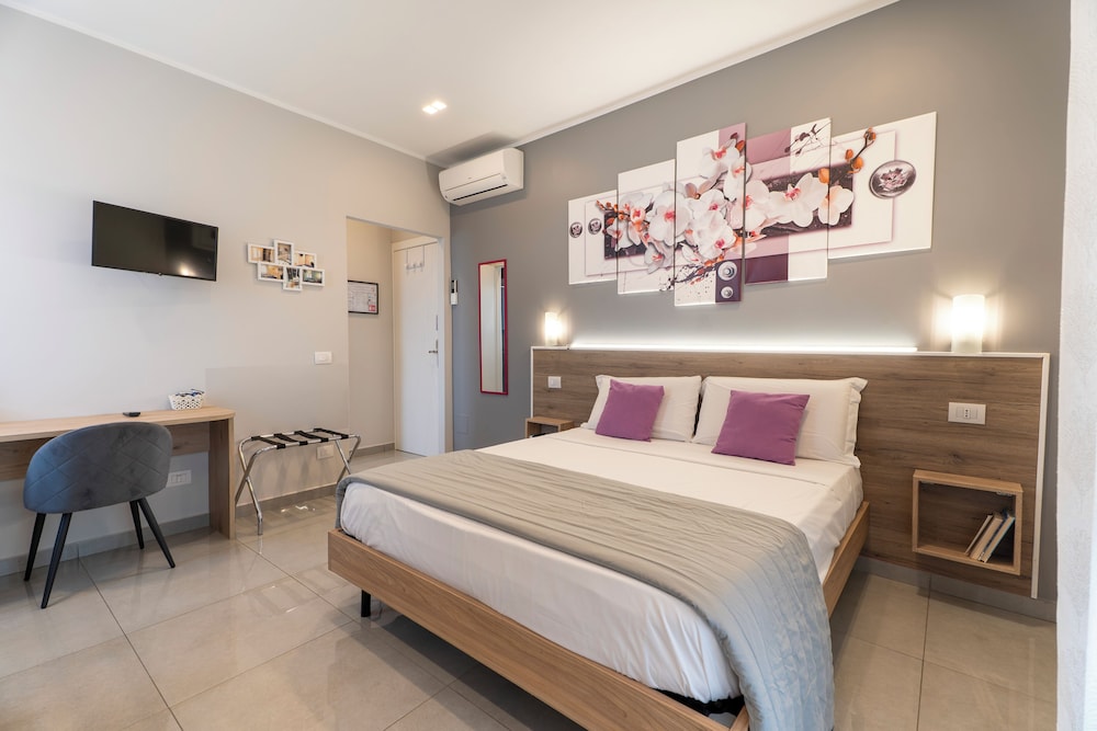 Affittacamere Orchidea for Tourists Hesperia Hosp in Modena, Italy