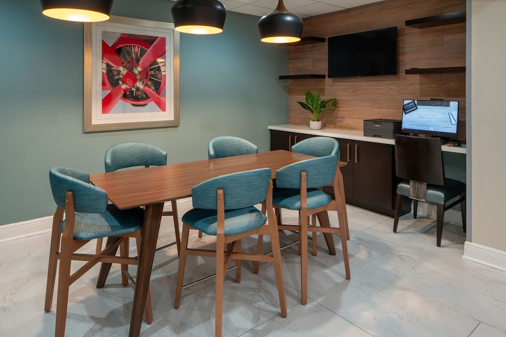 Four Points by Sheraton Alexandria - photo 22