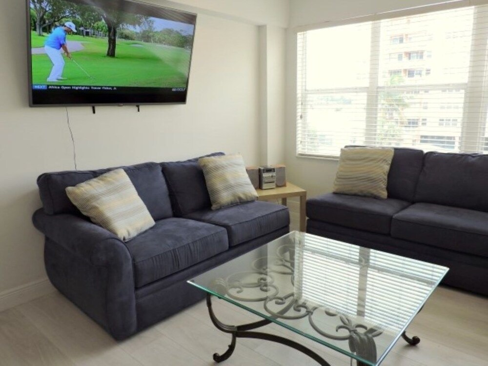Windwood Beachside 303 on Hollywood Beach 3 2 for 8 Pool - photo 13