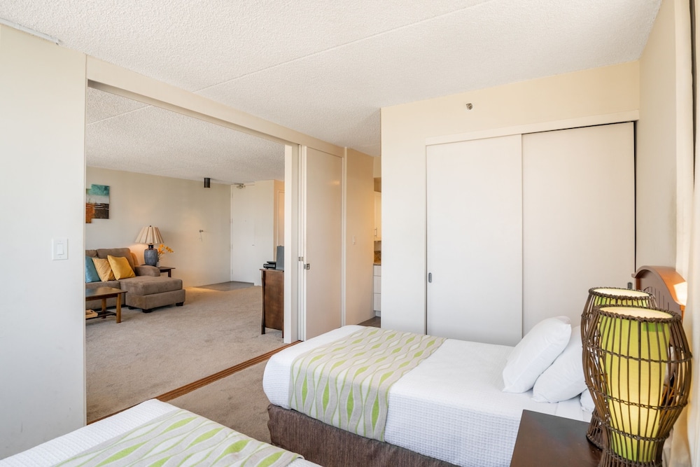Waikiki Banyan Condo Located One Block From Waikiki Beach by Koko Resort Vacation Rentals - photo 18