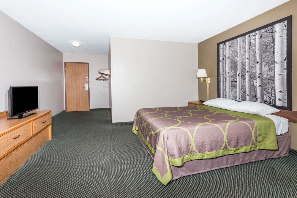 Super 8 by Wyndham Ft. Morgan - photo 5