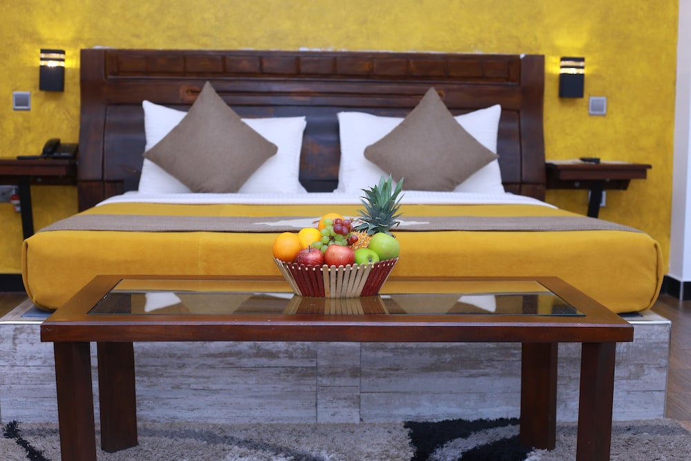 Sasha Transit Hotel — 4-Star Luxury Hotel in Katunayaka, Sri Lanka