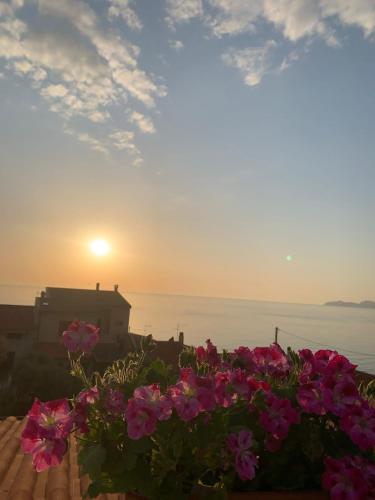 Sardegna casa vacanze La bouganville — 4-Star Luxury Hotel in Tresnuraghes, Italy