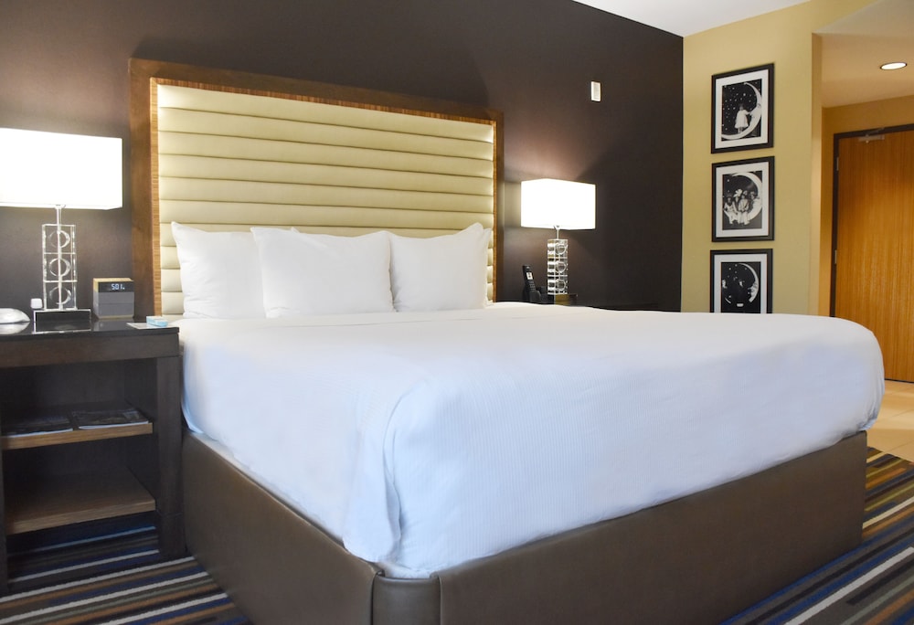 Moonrise Hotel - photo 9