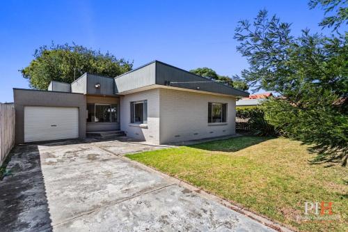 Charming 3 Bdr Near Town Centre in Cowes, Australia