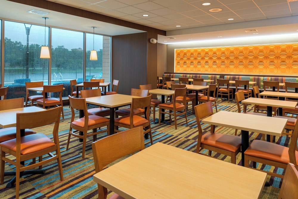 Fairfield Inn & Suites by Marriott Orlando East UCF Area - photo 52
