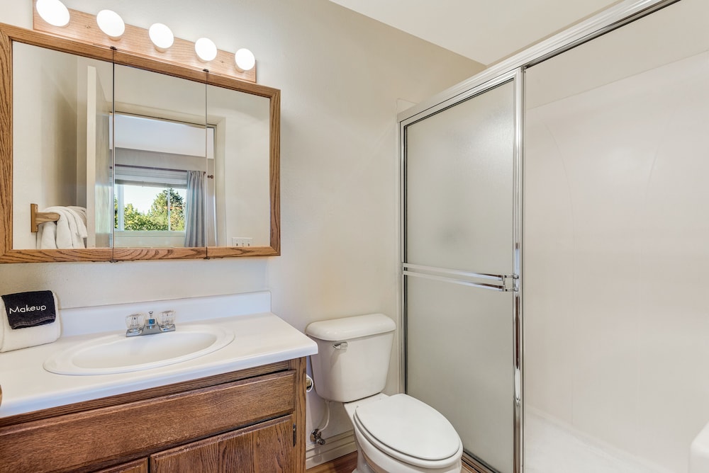Bend Riverside Inn & Suites - photo 371