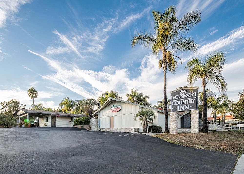 Fallbrook Country Inn - photo 23