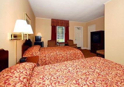 Ambassador Inn - photo 11