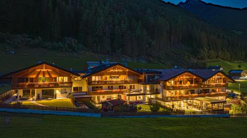 Martinshof berg herz hotel — hotel in San Giovanni