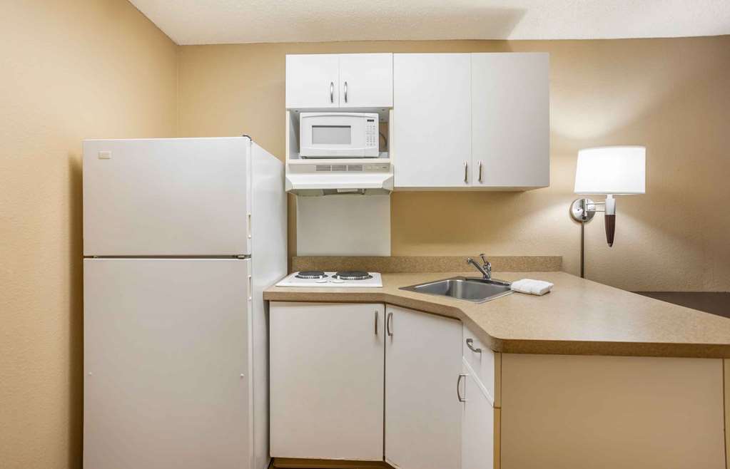Extended Stay America Select Suites Columbia Stadium Blvd. - photo 9