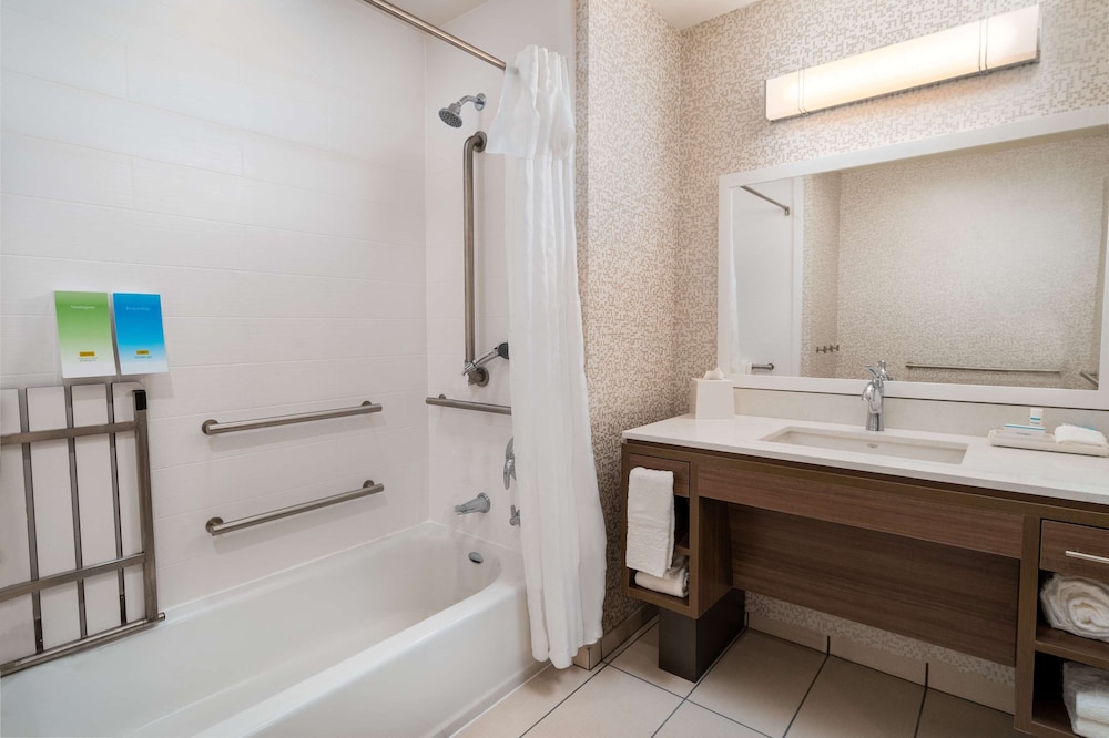 Home2 Suites by Hilton Corona - photo 28