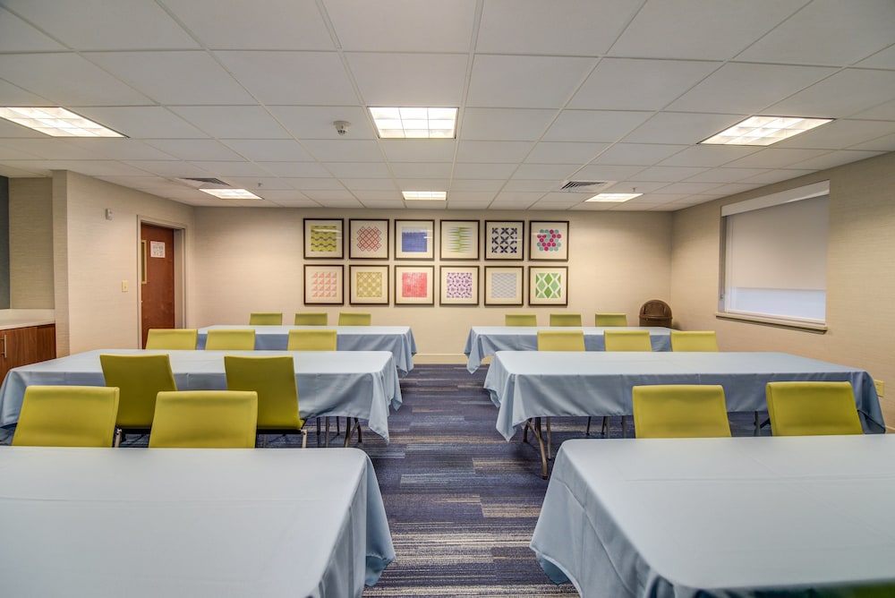 Holiday Inn Express & Suites Foley by IHG - photo 75