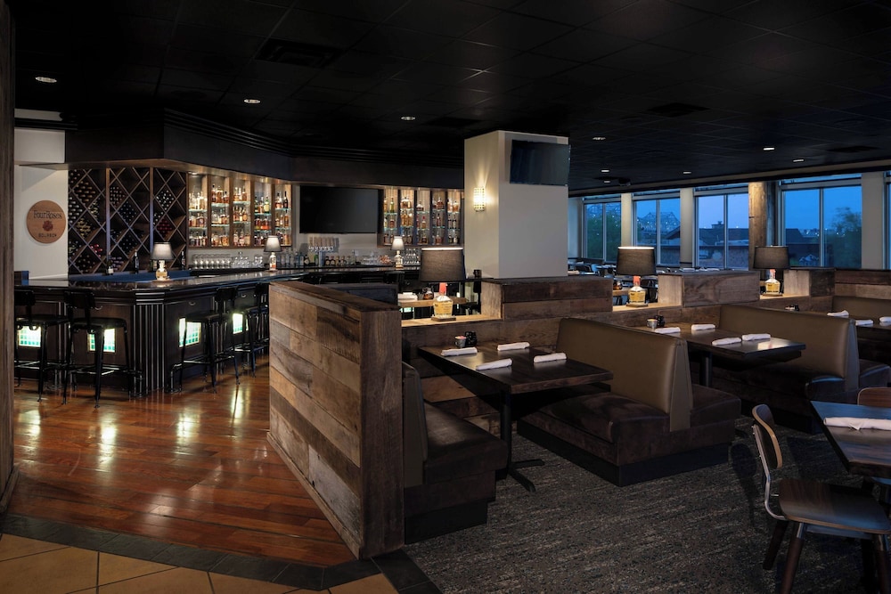 Sheraton Louisville Riverside by Marriott - photo 23