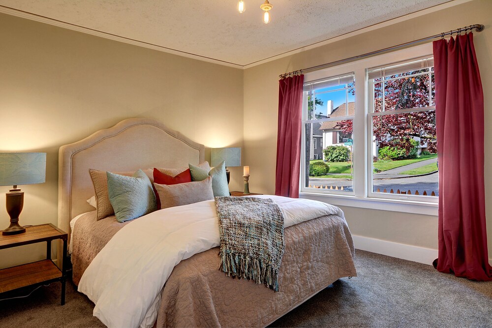 Lakefront Craftsman - photo 3