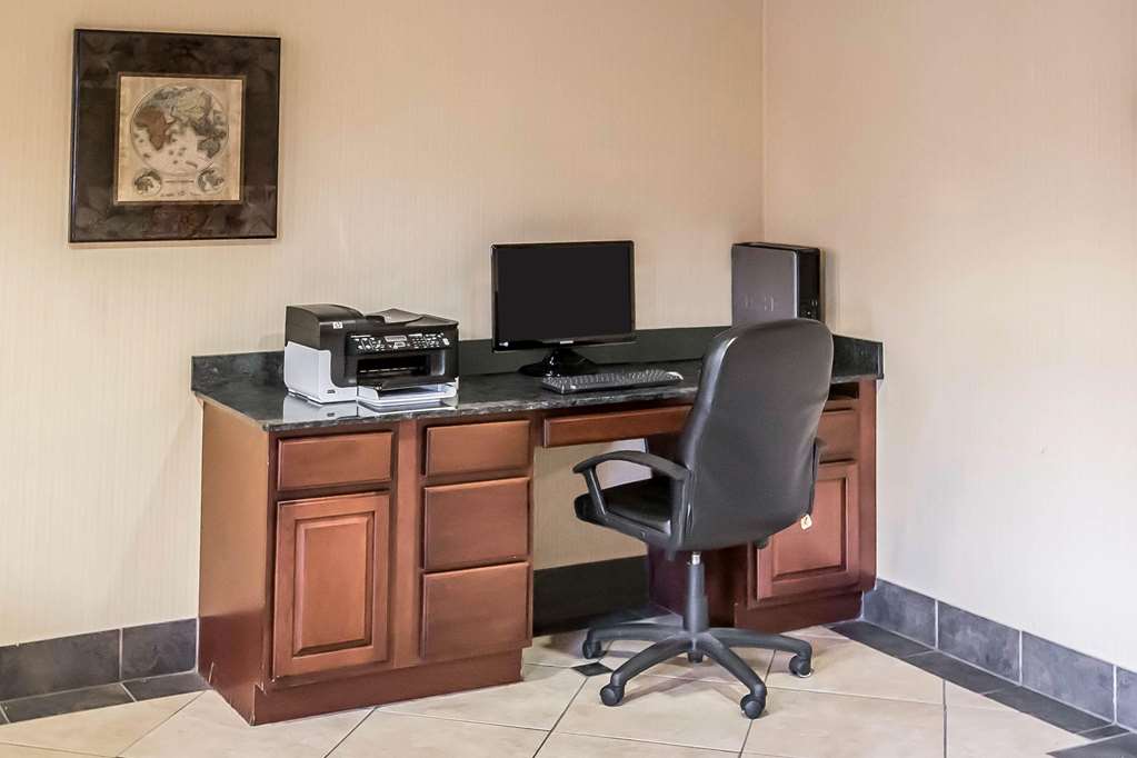 Econo Lodge Inn & Suites Monroe - photo 20