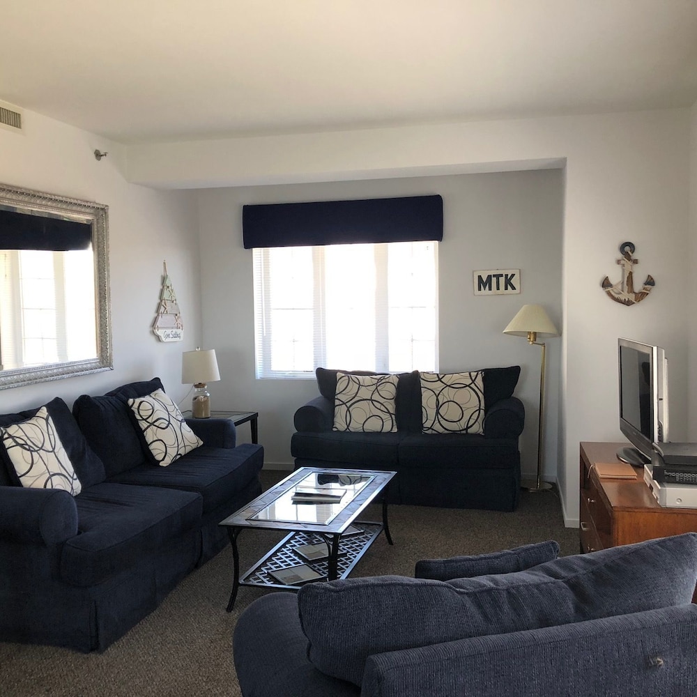 Montauk Manor - photo 43