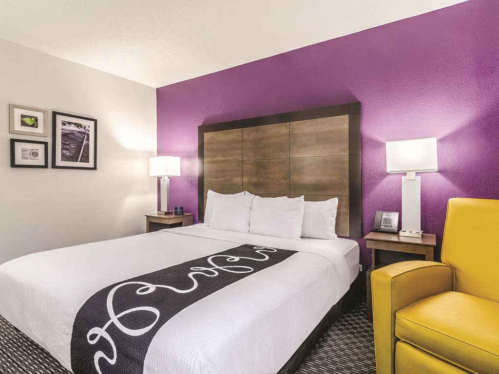 La Quinta Inn & Suites by Wyndham Myrtle Beach N Kings Hwy - photo 36