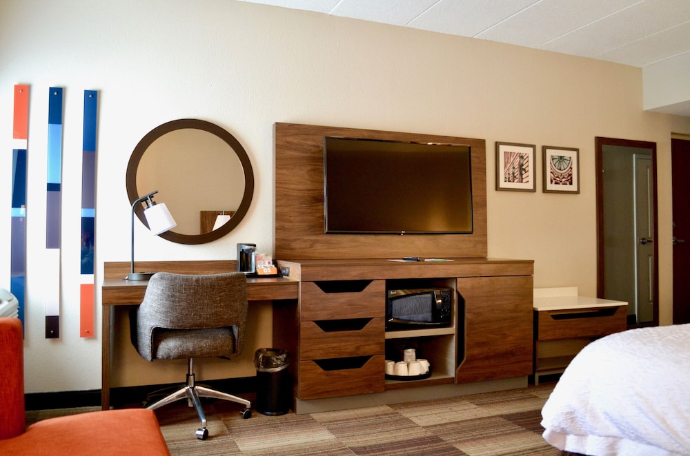 Hampton Inn Medina - photo 10