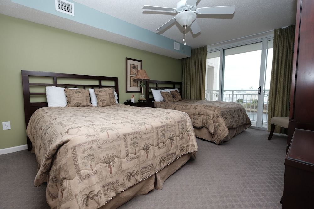 Barefoot Resort & Yacht Club - photo 11