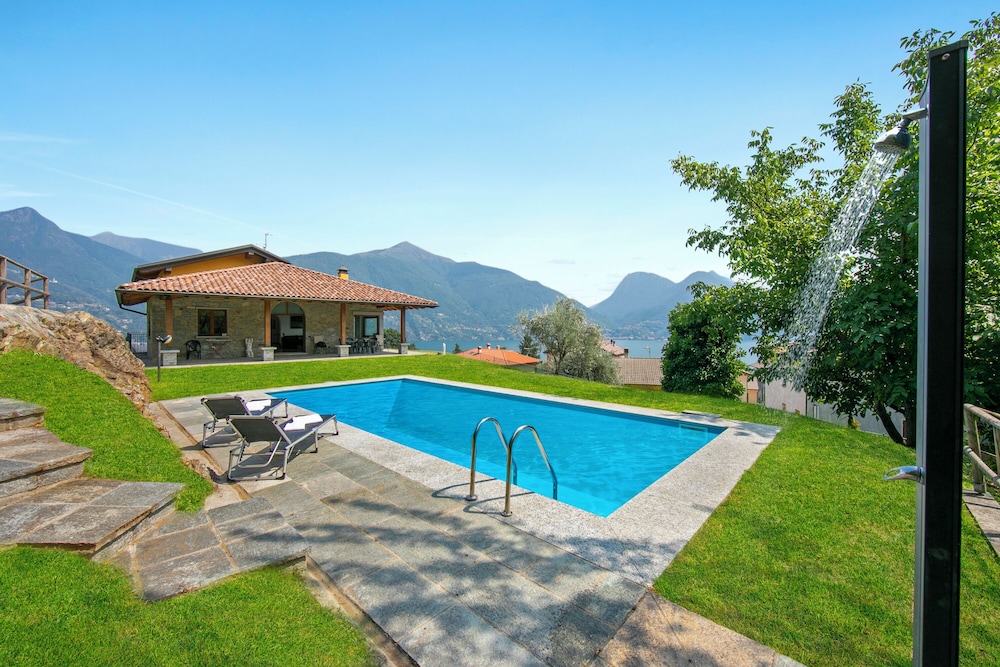 Villa Louise — 4-Star Luxury Hotel in San Siro, Italy