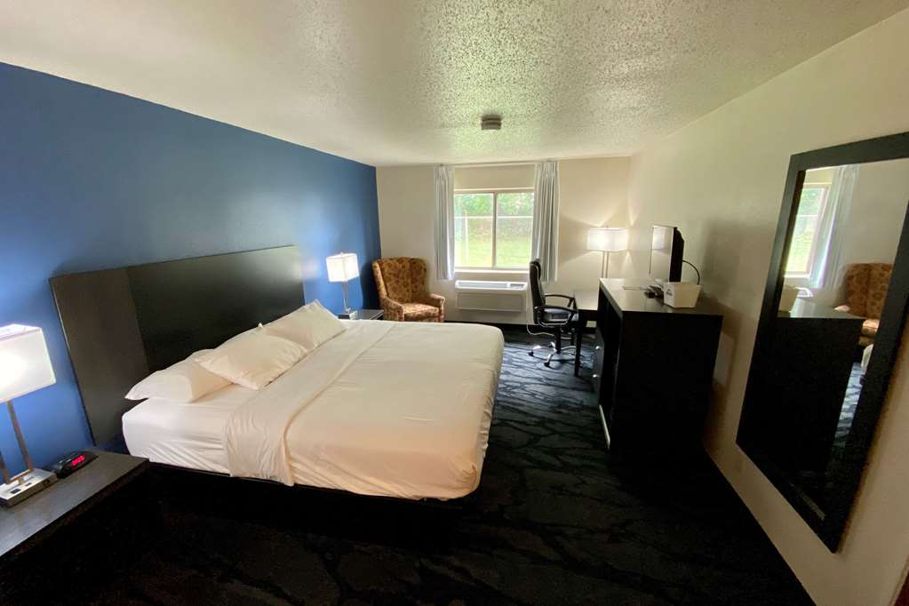 Baymont Inn & Suites by Wyndham Swanton Toledo Airport - photo 10