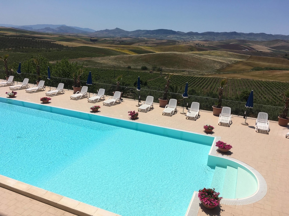 Agriturismo Sirignano Wine Resort — Monreale
