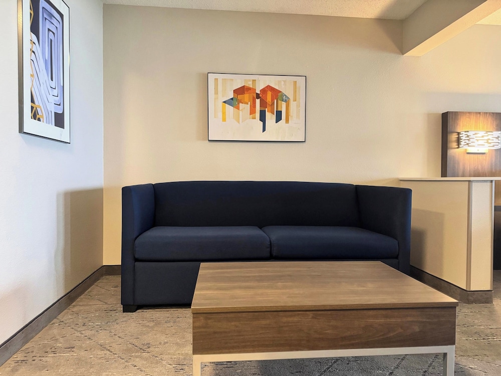 Holiday Inn Express & Suites St Joseph by IHG - photo 43
