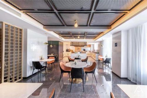 Atour Hotel Urumqi Airport Degang Wanda — 4-Star Luxury Hotel in Urumqi, People's Republic of China