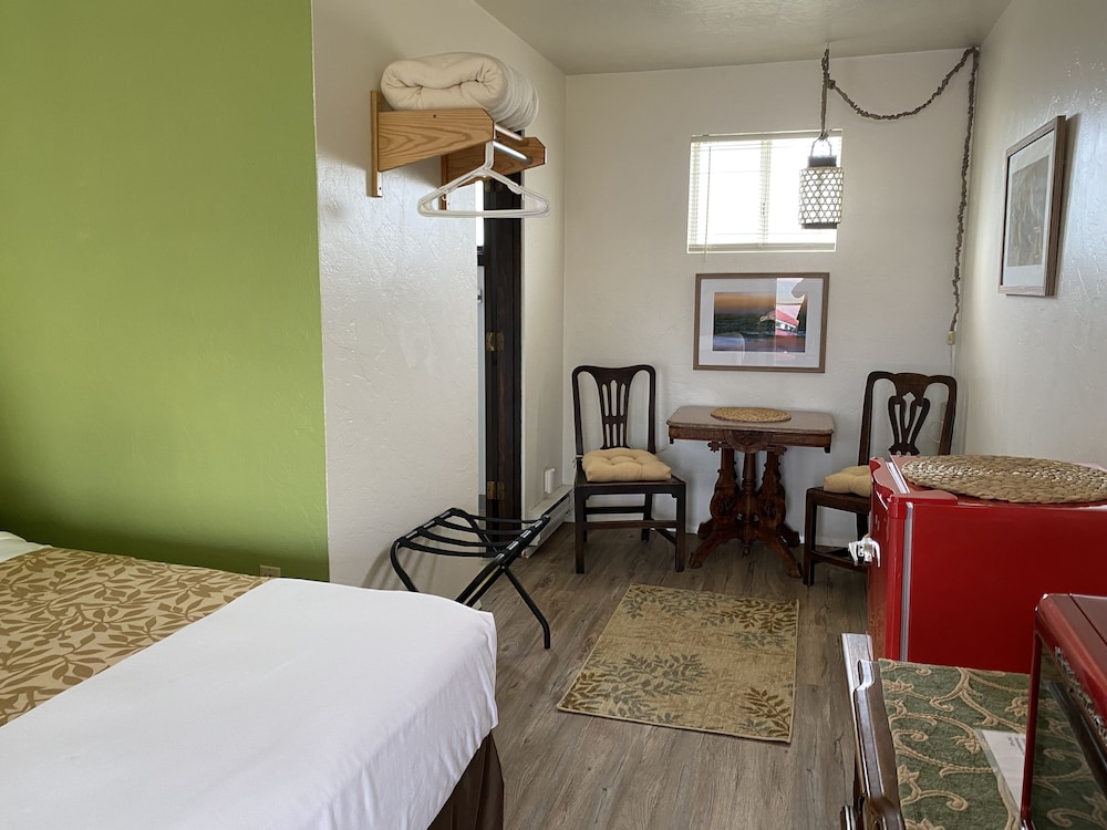La Kris Inn - photo 10