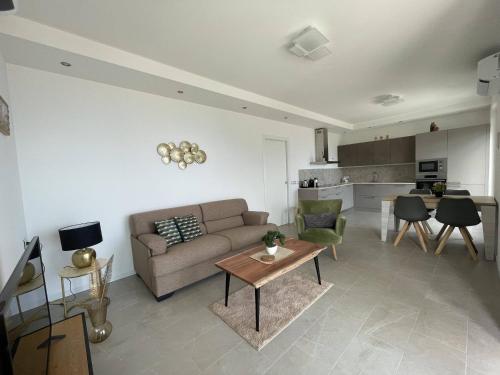 IseoLakeRental Wonder House — 4-Star Luxury Hotel in Solto Collina, Italy