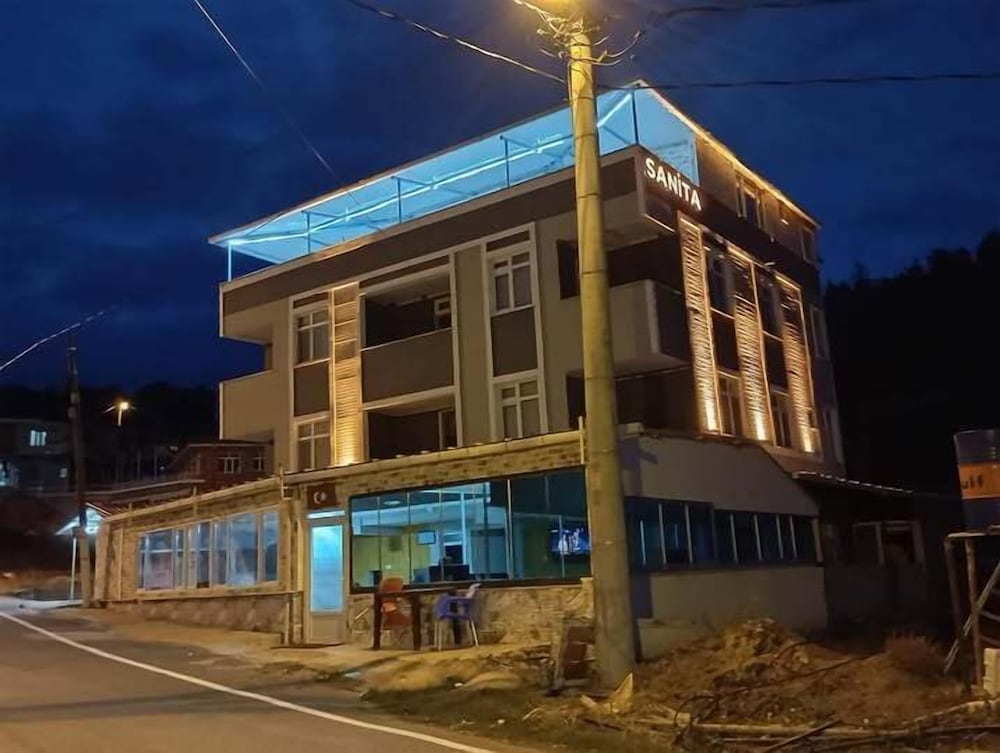 Sanita Kaplca Otel — Sindirgi