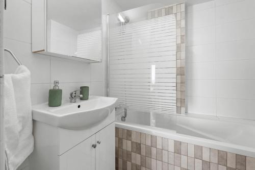 Lazuli Beachfront Apartment 43