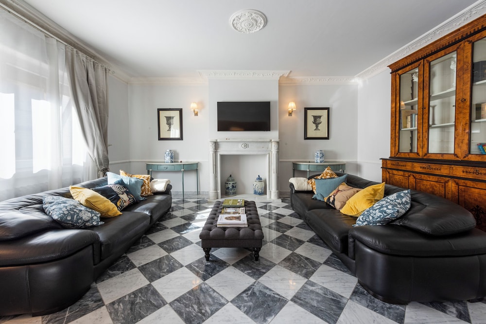 Ippopotamo by Mmega — 4-Star Luxury Hotel in Florence, Italy