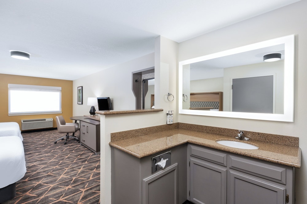 Holiday Inn Redding by IHG - photo 49