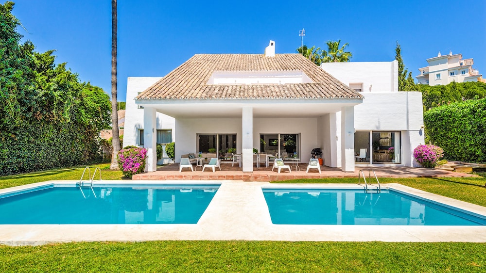Villa Marina — 4-Star Luxury Hotel in Marbella, Spain