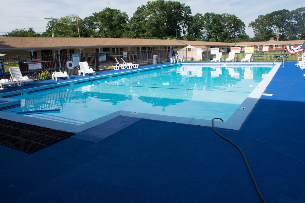 Atlantic Inn & Suites - photo 41